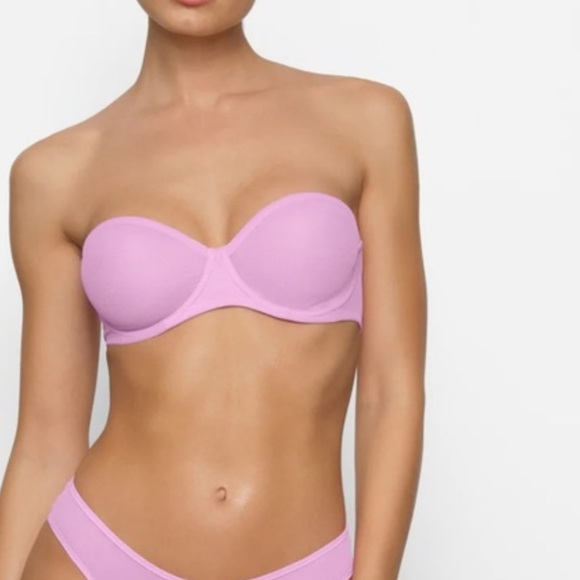 Skims Removable Straps Bra in Petal size 46DD - Picture 2 of 6